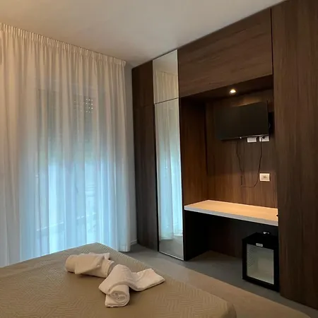 Szálloda Lux Mima Milano Marittima